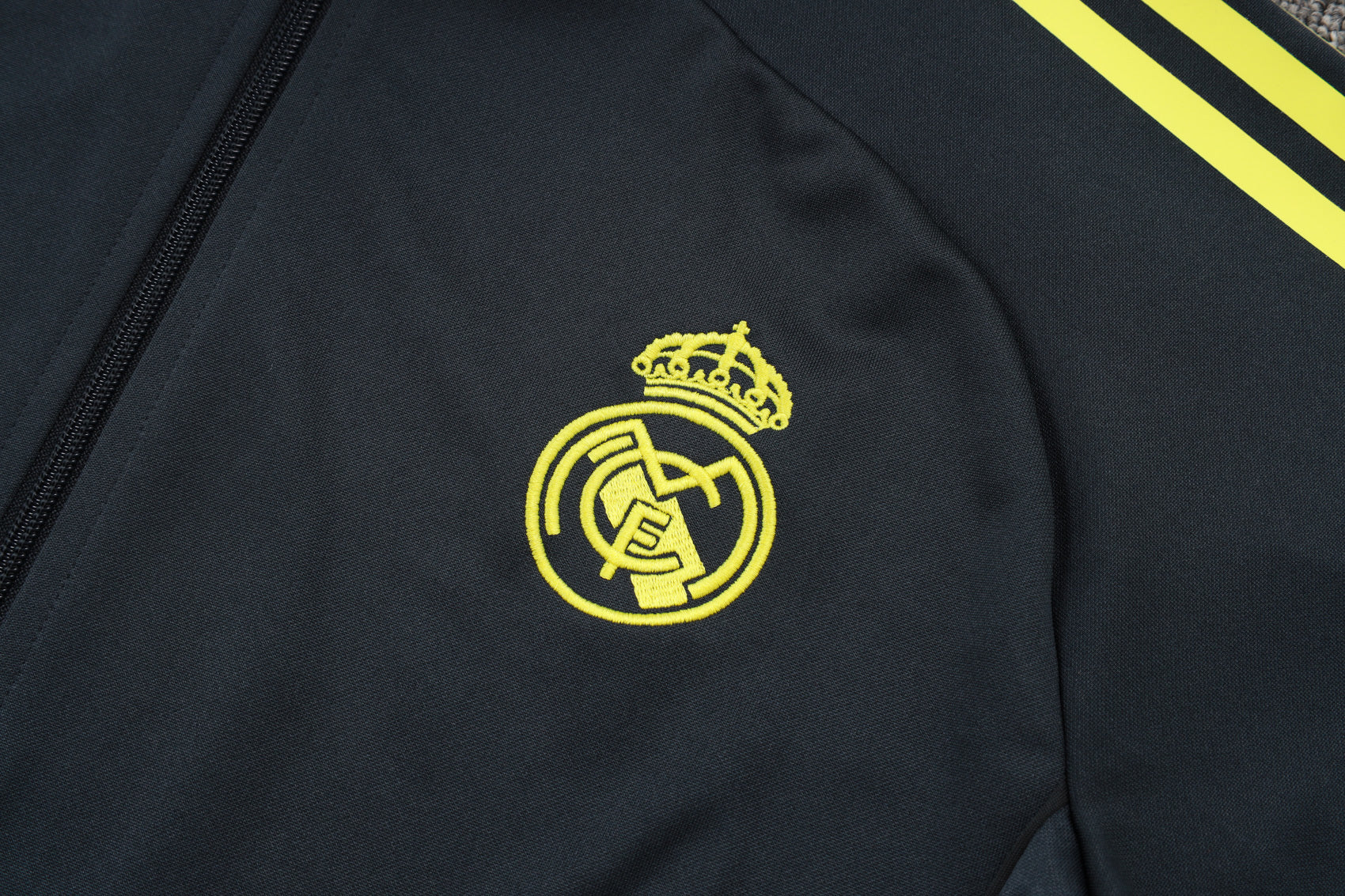 2025-26 Real Madrid Long zipper Dark gray (yellow sleeves) training suit S-2XL
