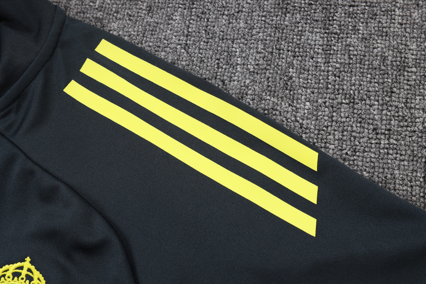 2025-26 Real Madrid Long zipper Dark gray (yellow sleeves) training suit S-2XL