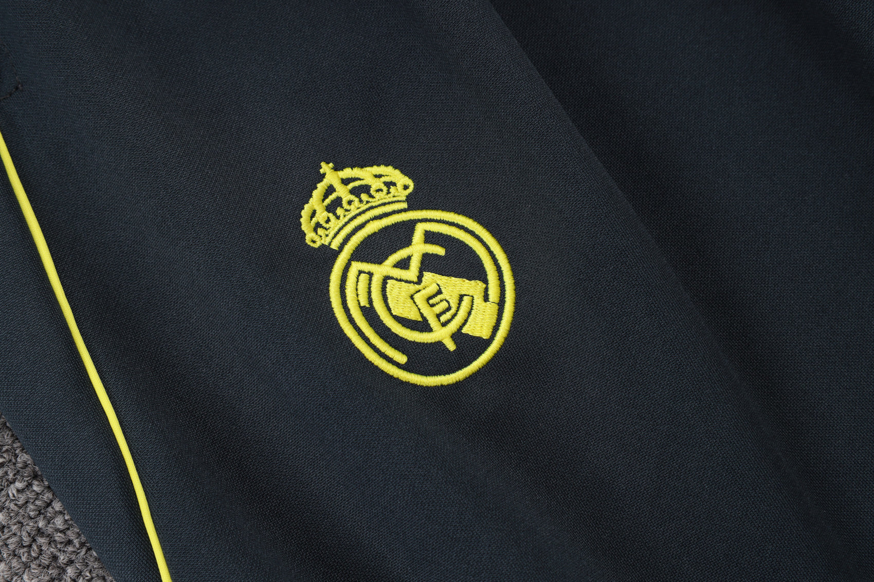 2025-26 Real Madrid Long zipper Dark gray (yellow sleeves) training suit S-2XL