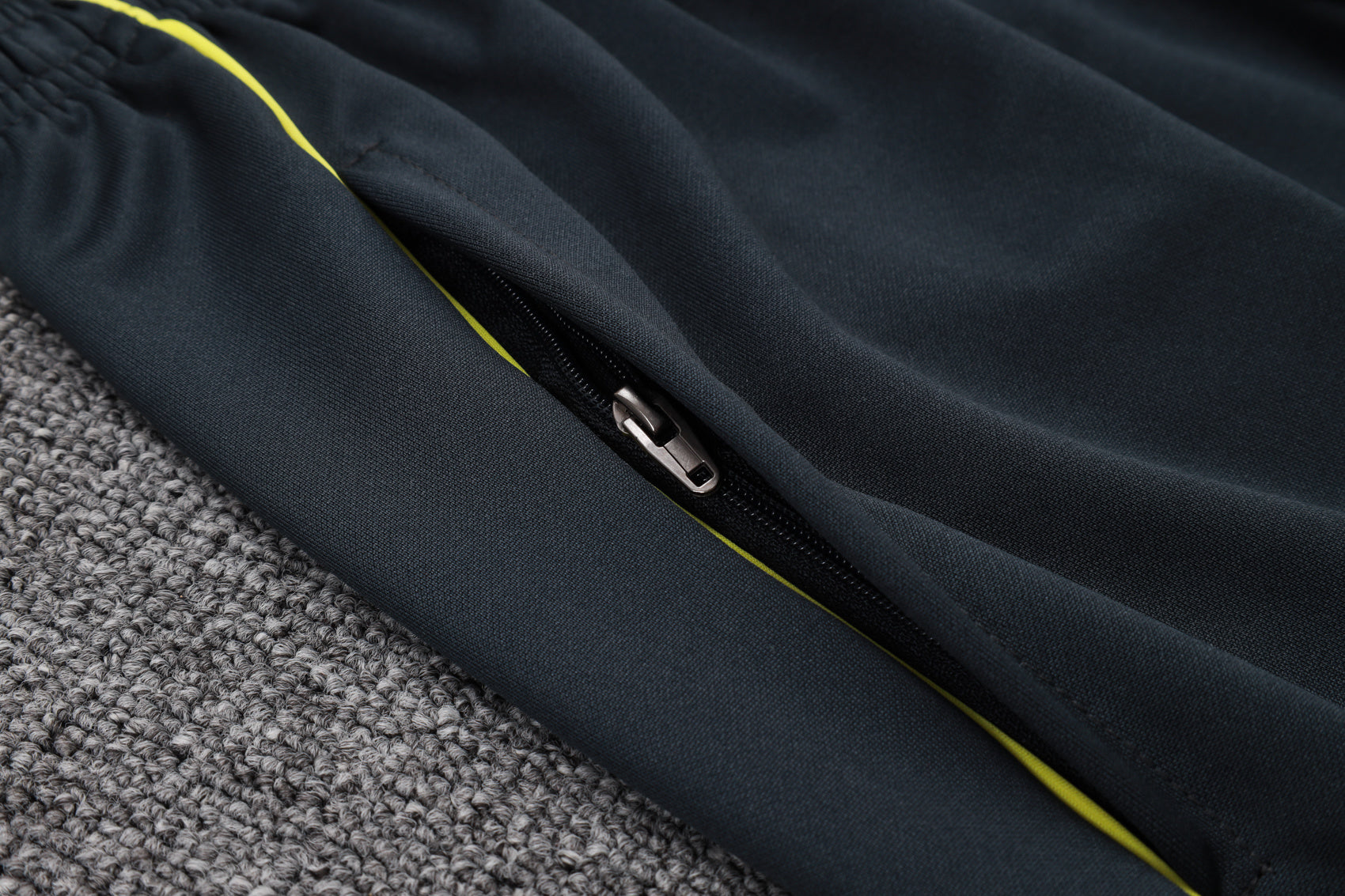 2025-26 Real Madrid Long zipper Dark gray (yellow sleeves) training suit S-2XL