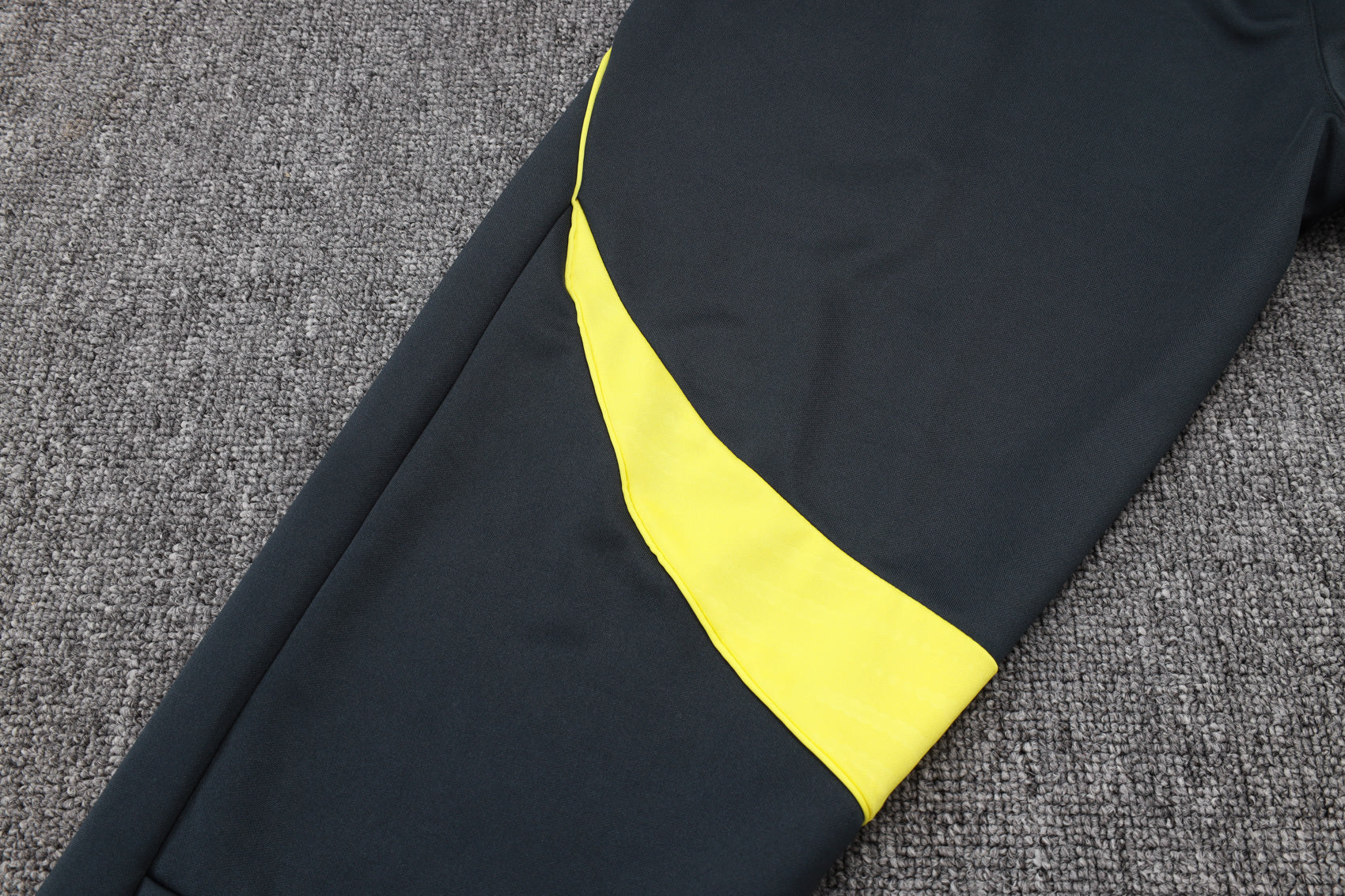 2025-26 Real Madrid Long zipper Dark gray (yellow sleeves) training suit S-2XL