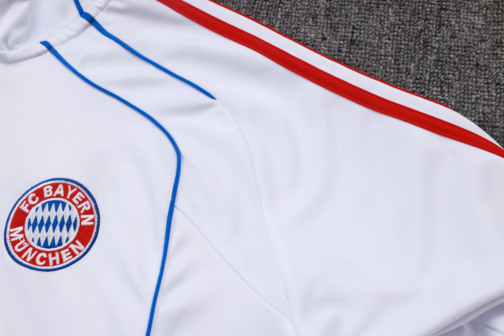 2025-26 Bayern Munich white (with blue trim) Training suit Adults Or Children