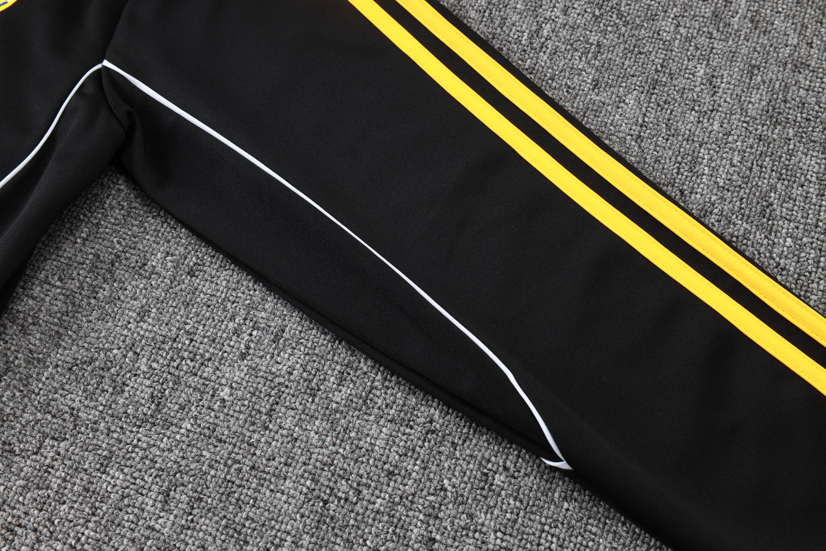 2025-26 Real Madrid Long zipper Black-Gold training suit S-2XL