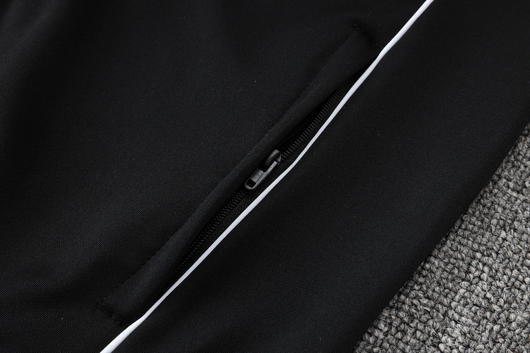 2025-26 Real Madrid Long zipper Black-Gold training suit S-2XL