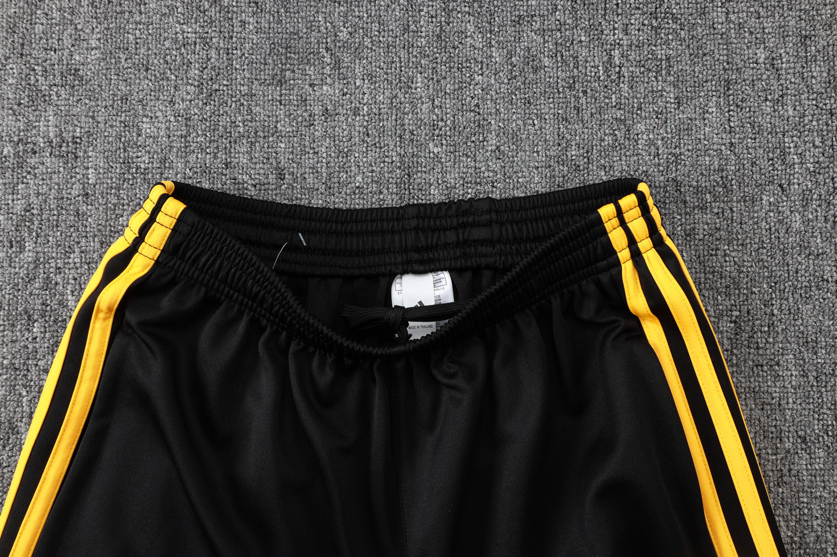 2025-26 Real Madrid Long zipper Black-Gold training suit S-2XL